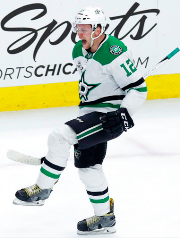 Stars Pull Their Way Into a Playoff Spot