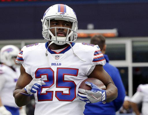 Running back LeSean McCoy (25) warms up prior to preseason game against the Cincinnati Bengals on Sept. 26.