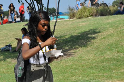 Senior Susan Odigie decides to buy food from Mell’s Grill. She tried their food for the first time.
