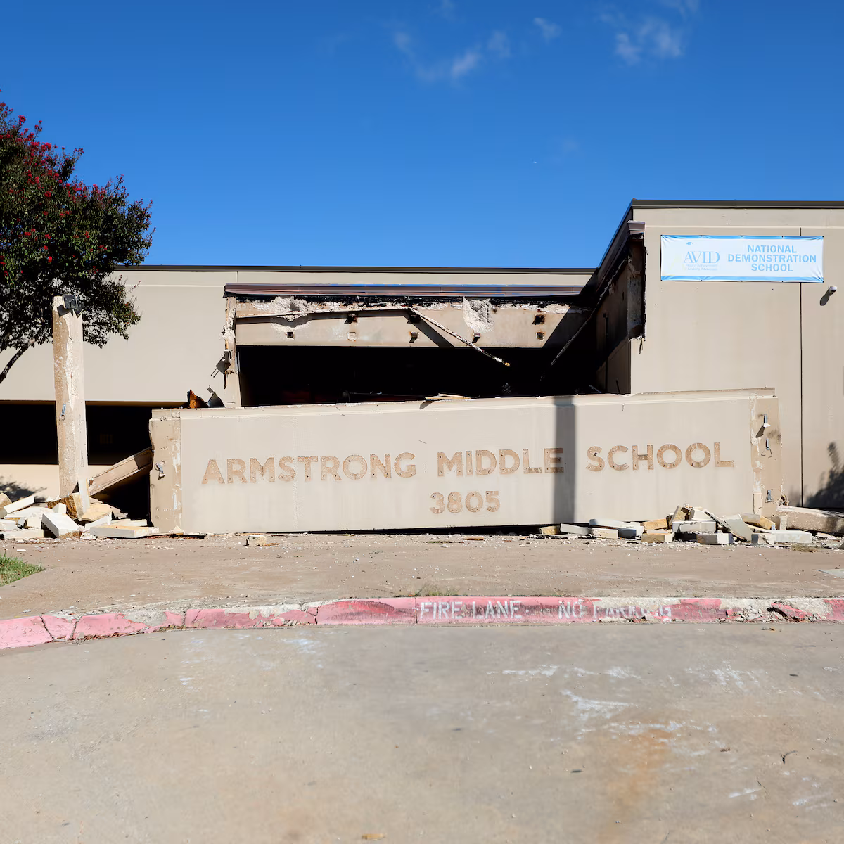 Photo of Armstrong Middle School from Dallas Morning News.