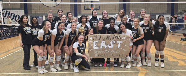 East Girls Volleyball Team winning against Eastlake as Regional Semi-Finalists Champions